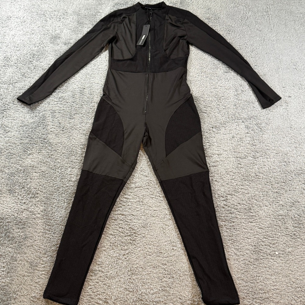 Fashion Nova Level Up Jumpsuit Size M Black Mesh Panel Long Sleeve Front Zip New